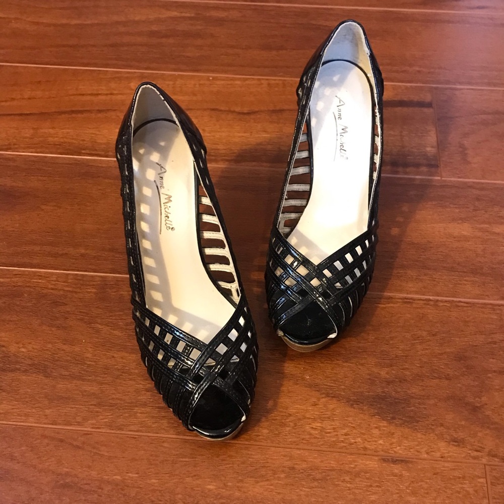 Black patent pumps